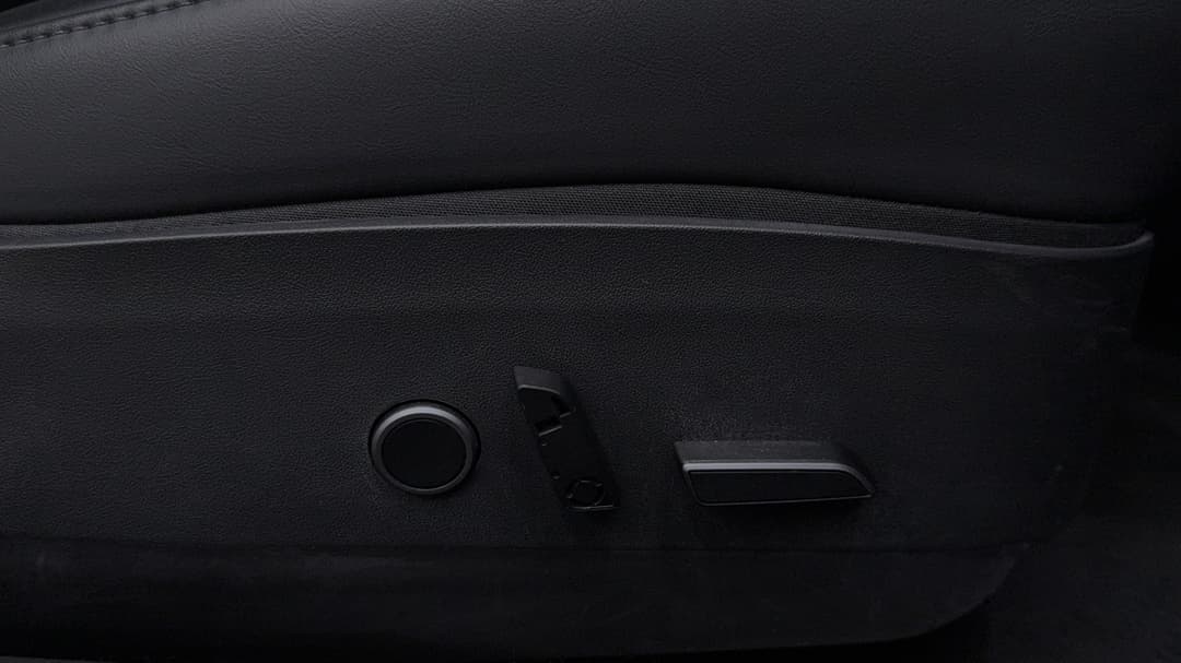 2022 Tesla Model 3 Rear-wheel Drive, Automatic, 66791 km, Drivers Side Adjustment Panel