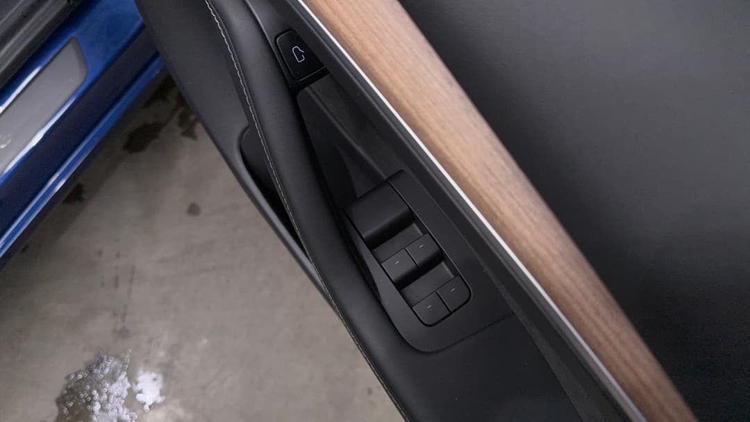 2022 Tesla Model 3 Rear-wheel Drive, Automatic, 66791 km, Drivers Side Door Panel Controls