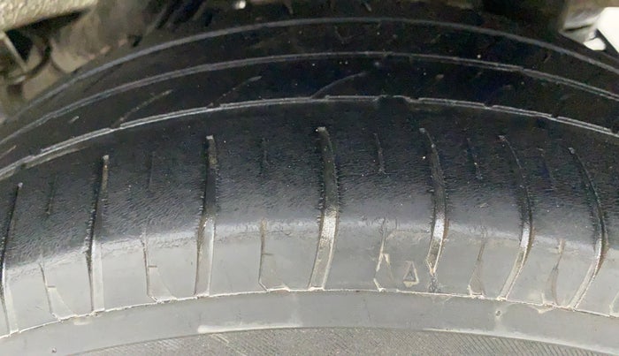 2019 Mahindra Kuv100 K2 TRIP CNG, CNG, Manual, 72,230 km, Left Rear Tyre Tread