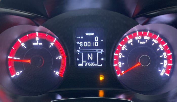 2019 Mahindra XUV300 1.5 W6 MT, Diesel, Manual, 37,875 km, Odometer Image