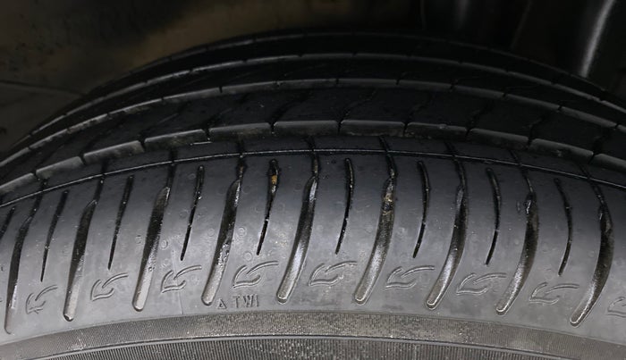 2020 KIA SONET GTX + 1.0 IMT, Petrol, Manual, 6,184 km, Left Rear Tyre Tread