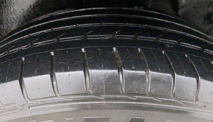2017 Hyundai Creta 1.6 E + VTVT, Petrol, Manual, 26,916 km, Left Rear Tyre Tread