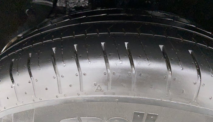 2017 Hyundai Creta 1.6 E + VTVT, Petrol, Manual, 26,916 km, Right Rear Tyre Tread