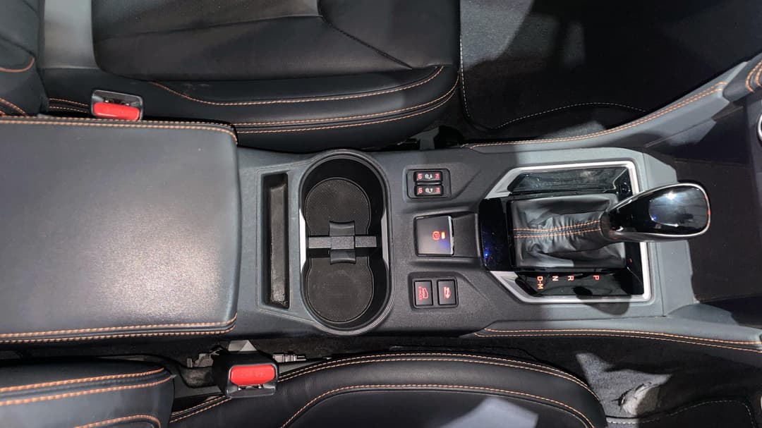 2017 Subaru XV 2.0i-s, Automatic, 134307 km, Center Console