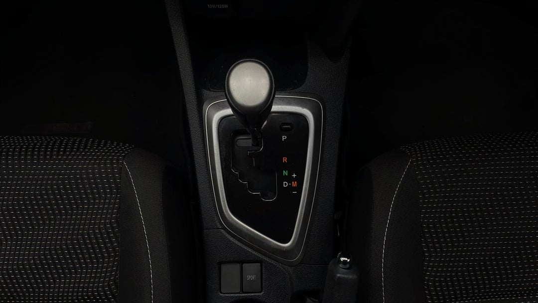 2013 Toyota Corolla Ascent Sport, Automatic, 69768 km, Gear Lever 