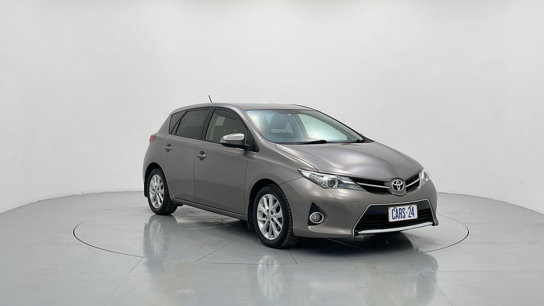 2013 Toyota Corolla Ascent Sport, Automatic, 69768 km, Right Front Diagonal (45- Degree) View