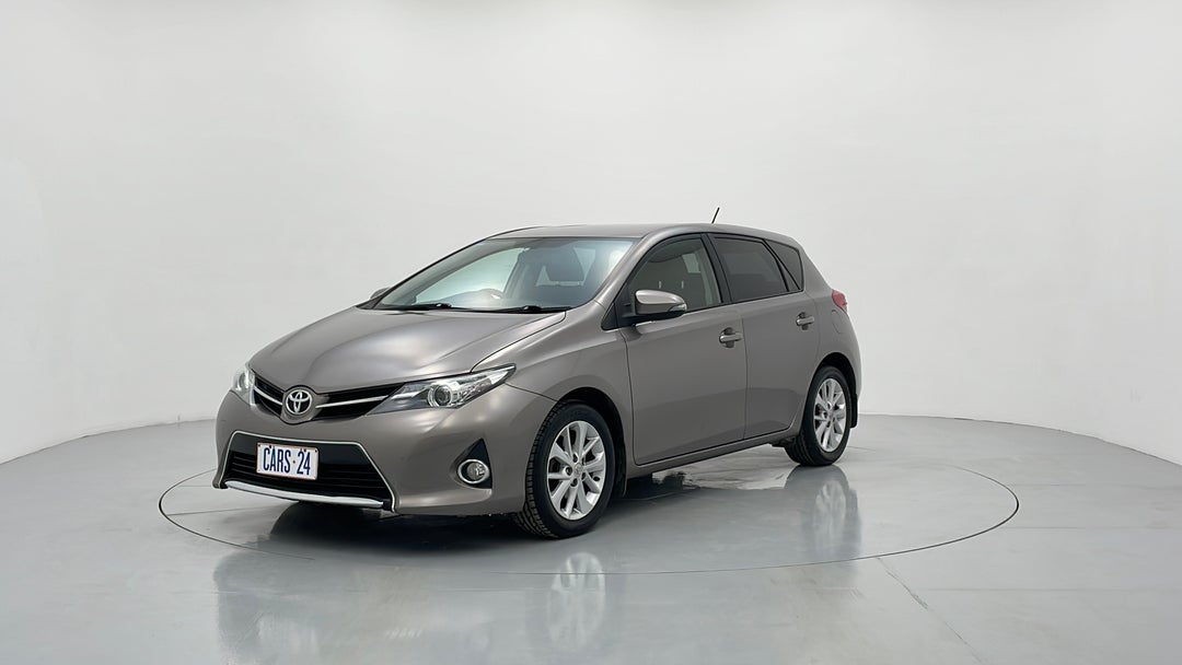 2013 Toyota Corolla Ascent Sport, Automatic, 69768 km, Left Front Diagonal (45- Degree) View