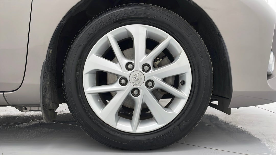 2013 Toyota Corolla Ascent Sport, Automatic, 69768 km, Right Front Wheel