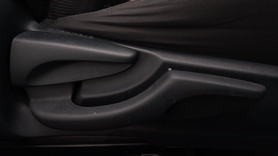 2013 Toyota Corolla Ascent Sport, Automatic, 69768 km, Drivers Side Adjustment Panel