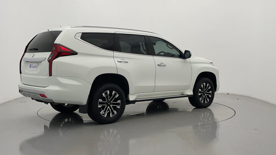 Right Back Diagonal (45- Degree) View