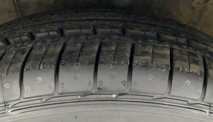 2019 Maruti Baleno DELTA PETROL 1.2, Petrol, Manual, 49,874 km, Left Front Tyre Tread