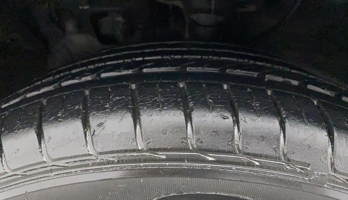 2016 Hyundai Creta SX PLUS 1.6 PETROL, Petrol, Manual, 14,025 km, Left Front Tyre Tread