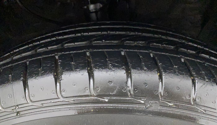2016 Hyundai Creta SX PLUS 1.6 PETROL, Petrol, Manual, 14,025 km, Right Front Tyre Tread