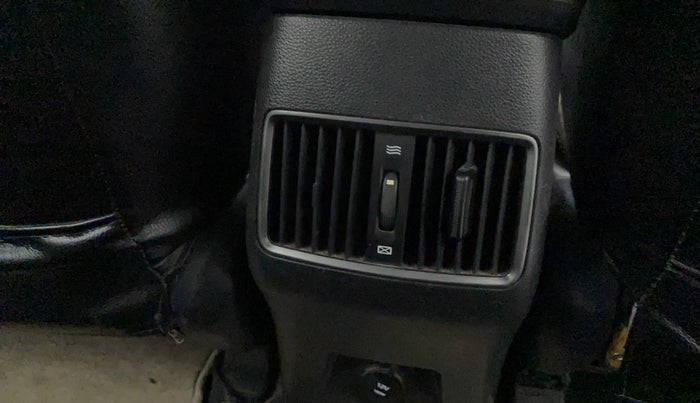 2016 Hyundai Creta SX PLUS 1.6 PETROL, Petrol, Manual, 14,025 km, AC Unit - Rear vent has minor damage
