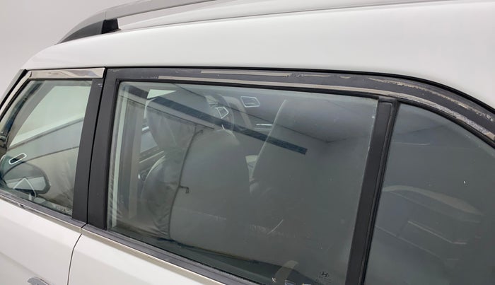 2016 Hyundai Creta SX PLUS 1.6 PETROL, Petrol, Manual, 14,025 km, Rear left door - Door visor damaged