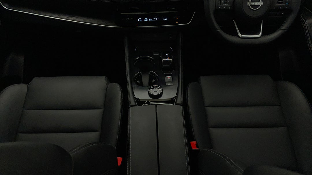 2024 Nissan X-trail Ti (4wd) E-power (hybrid), Automatic, 4004 km, Center Console