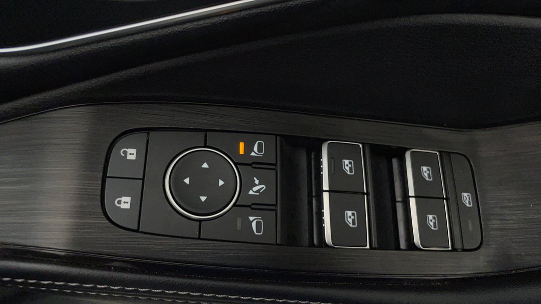 2024 Nissan X-trail Ti (4wd) E-power (hybrid), Automatic, 4004 km, Drivers Side Door Panel Controls