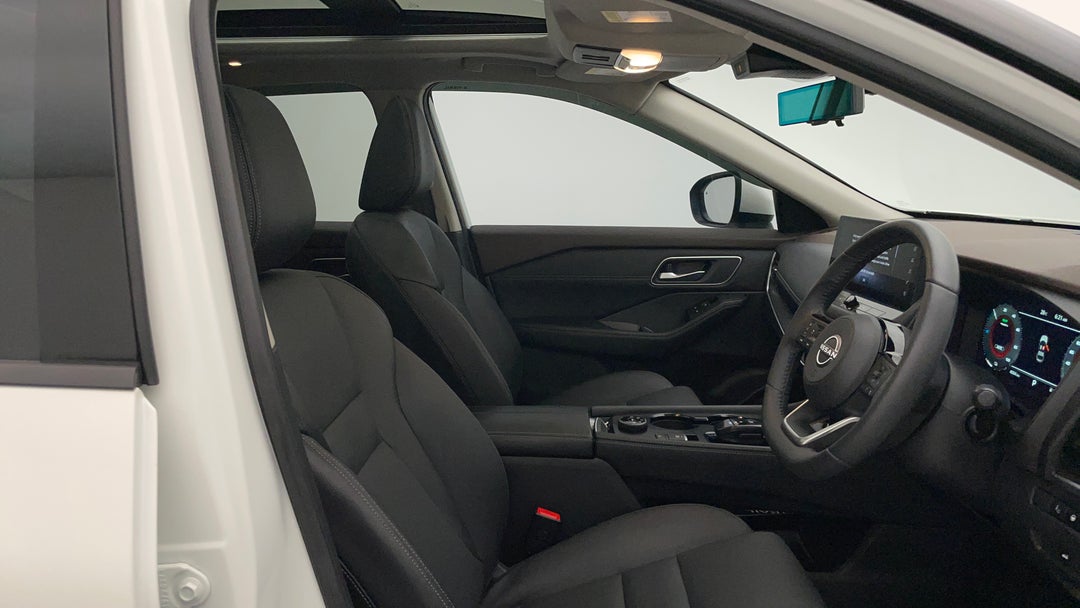 2024 Nissan X-trail Ti (4wd) E-power (hybrid), Automatic, 4004 km, Right Side Front Door Cabin View