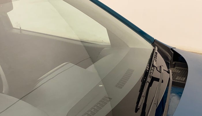 2021 Renault Kwid RXT 1.0 AMT (O), Petrol, Automatic, 17,453 km, Front windshield - Minor spot on windshield