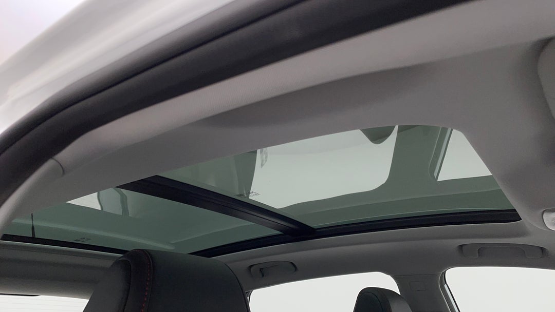 Interior Sunroof/Moonroof
