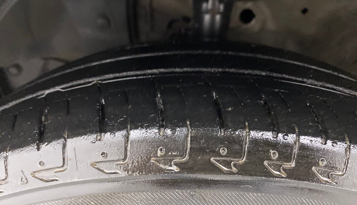 2018 Honda Amaze 1.5L I-DTEC V, Diesel, Manual, 87,964 km, Left Front Tyre Tread