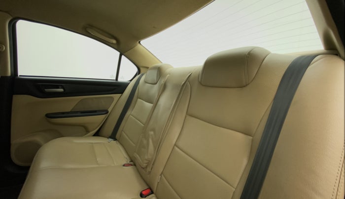2018 Honda Amaze 1.5L I-DTEC V, Diesel, Manual, 87,964 km, Right Side Rear Door Cabin
