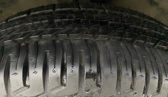 2016 Maruti Wagon R 1.0 VXI, Petrol, Manual, 45,727 km, Right Front Tyre Tread