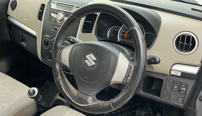 2016 Maruti Wagon R 1.0 VXI, Petrol, Manual, 45,727 km, Steering wheel - Steering cover is minor torn
