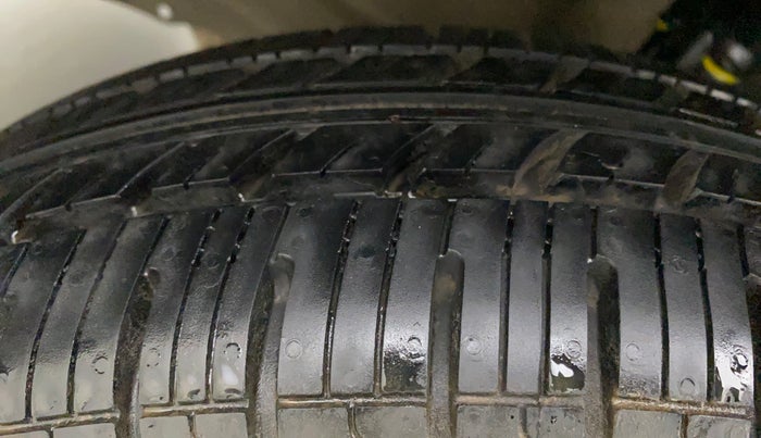 2016 Maruti Wagon R 1.0 VXI, Petrol, Manual, 45,727 km, Left Front Tyre Tread