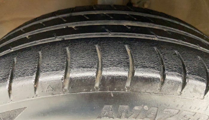 2014 Maruti Wagon R 1.0 VXI, Petrol, Manual, 44,776 km, Left Front Tyre Tread