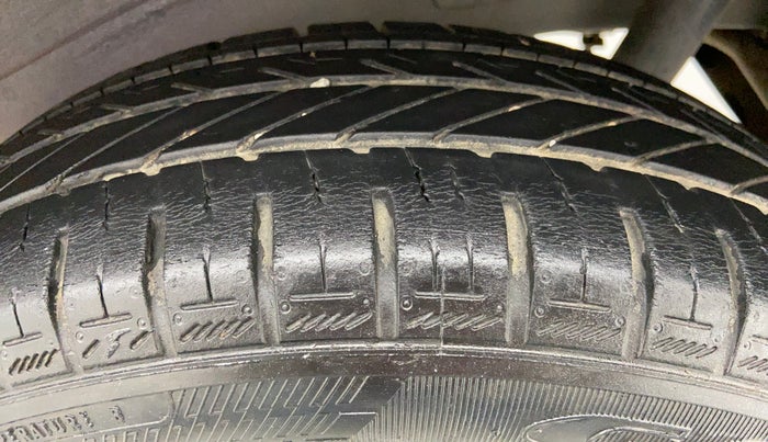 2014 Maruti Wagon R 1.0 VXI, Petrol, Manual, 44,776 km, Left Rear Tyre Tread