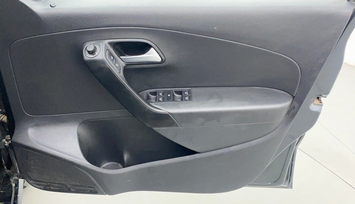 2018 Volkswagen Polo HIGH LINE PLUS 1.0, Petrol, Manual, 48,157 km, Driver Side Door Panels Control