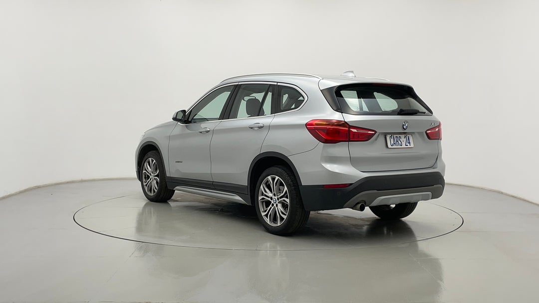 Left Back Diagonal (45- Degree) View