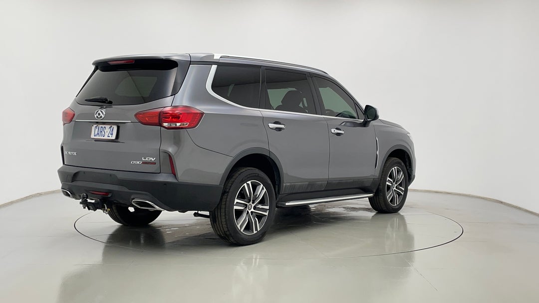 Right Back Diagonal (45- Degree) View