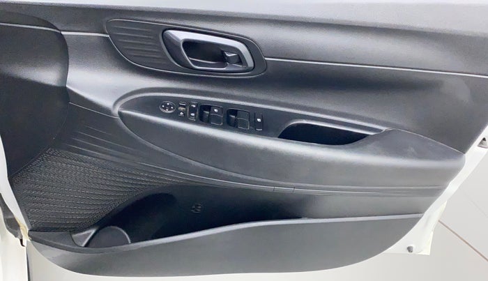 2021 Hyundai NEW I20 SPORTZ 1.2 MT, Petrol, Manual, 59,004 km, Driver Side Door Panels Control