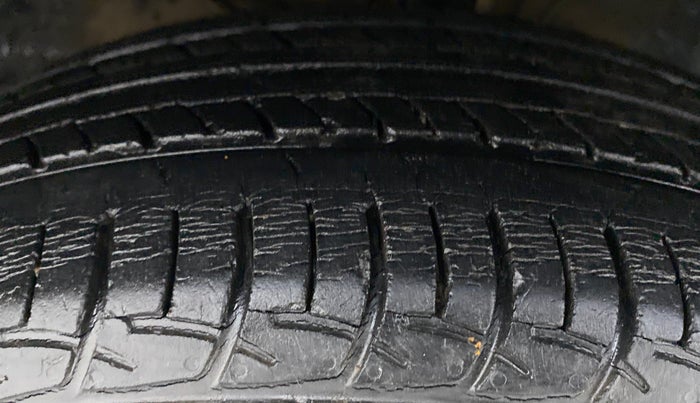 2016 Maruti Baleno DELTA 1.2 K12, Petrol, Manual, 43,897 km, Left Front Tyre Tread