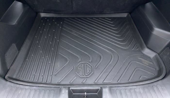2019 MG HECTOR SHARP 2.0 DIESEL, Diesel, Manual, 32,350 km, Boot Inside