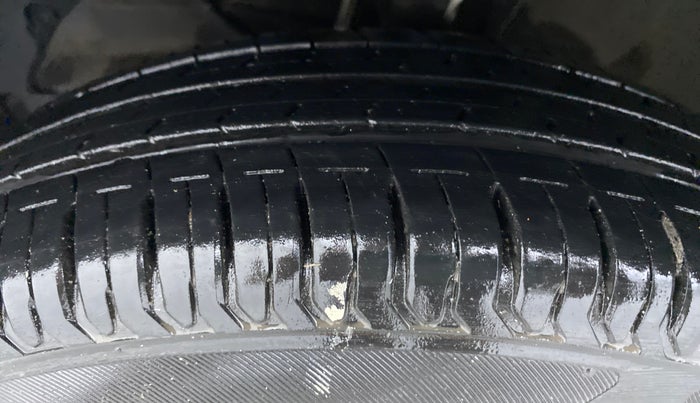 2018 Maruti Dzire VXI, Petrol, Manual, 27,567 km, Left Front Tyre Tread