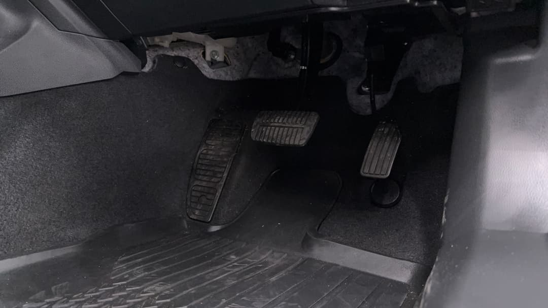 2022 Subaru Outback AWD, Automatic, 74094 km, Pedals and Footmat