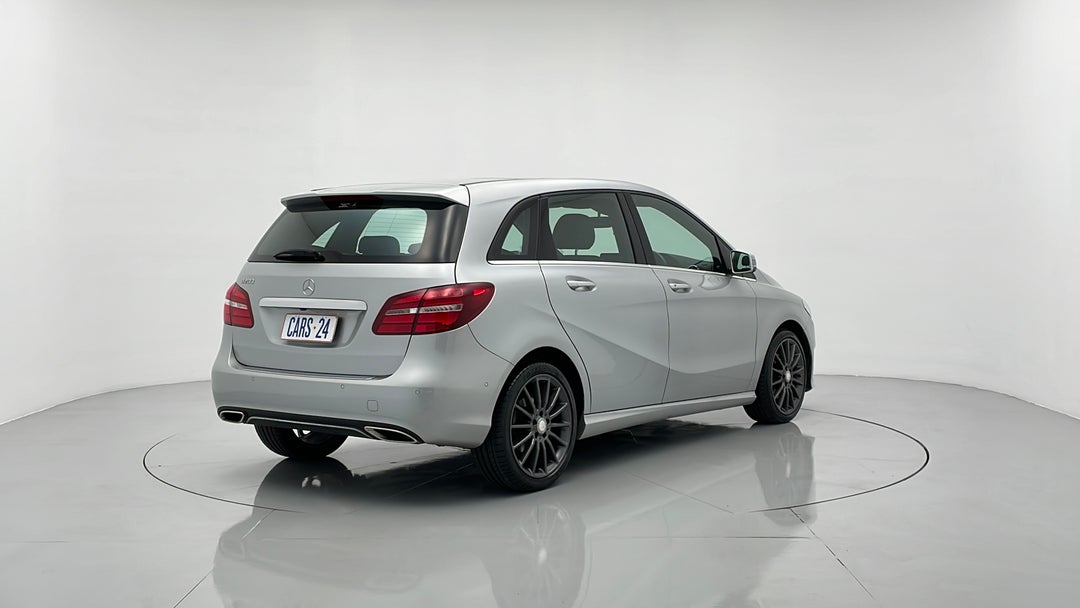 Right Back Diagonal (45- Degree) View