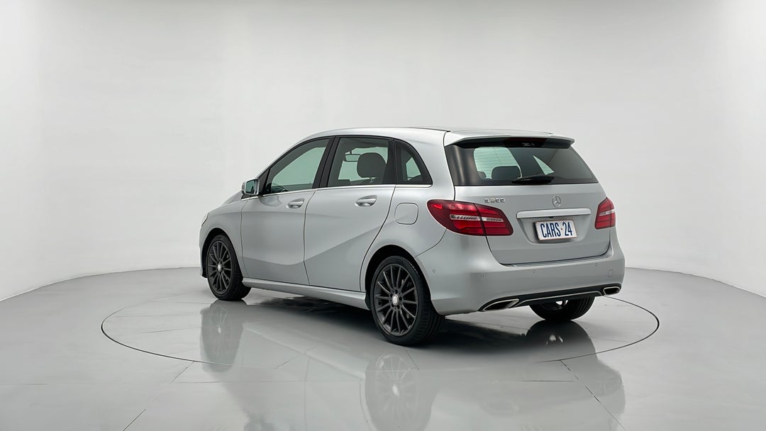 Left Back Diagonal (45- Degree) View