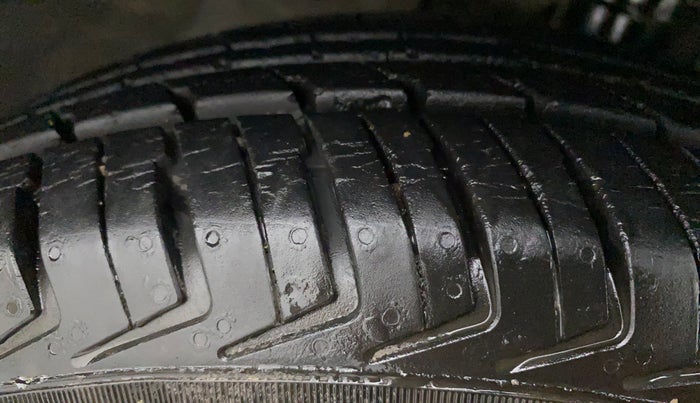 2018 Datsun Redi Go A, Petrol, Manual, 25,048 km, Right Front Tyre Tread
