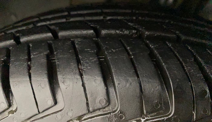 2018 Datsun Redi Go A, Petrol, Manual, 25,048 km, Left Front Tyre Tread