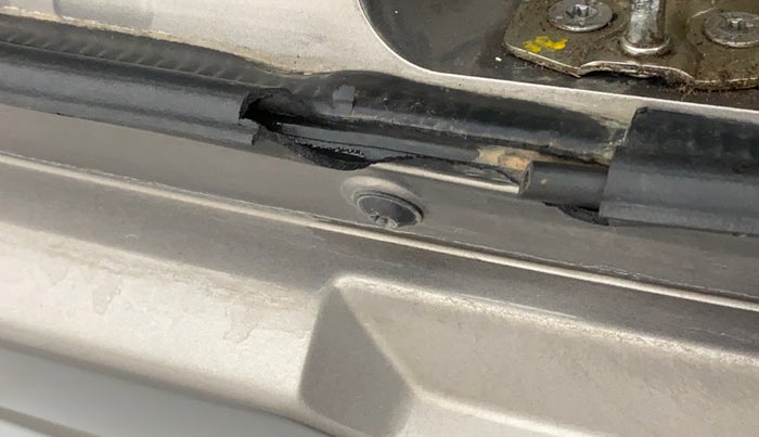 2018 Datsun Redi Go A, Petrol, Manual, 25,048 km, Dicky (Boot door) - Weather strip has minor damage