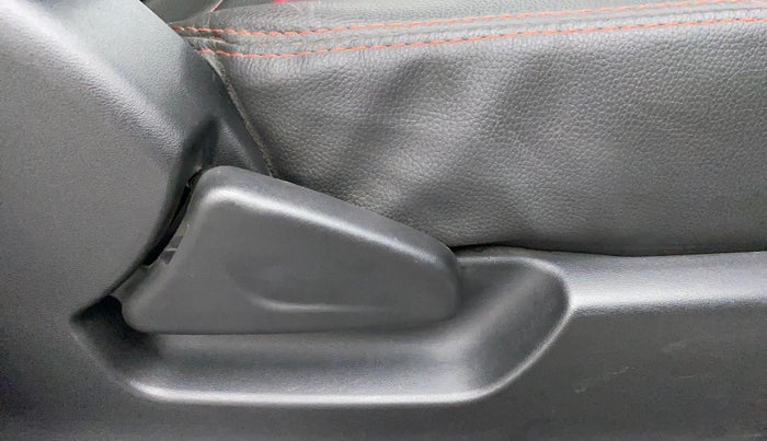 2018 Datsun Redi Go A, Petrol, Manual, 25,048 km, Driver Side Adjustment Panel
