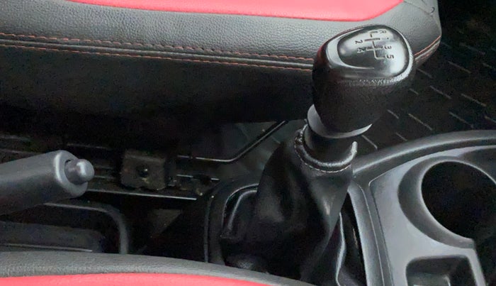 2018 Datsun Redi Go A, Petrol, Manual, 25,048 km, Gear Lever
