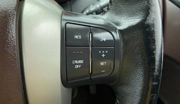 2014 Mahindra XUV500 W8 FWD, Diesel, Manual, 1,14,845 km, Cruise control