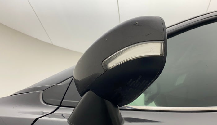 2017 Maruti Baleno ALPHA CVT PETROL 1.2, Petrol, Automatic, 95,404 km, Left rear-view mirror - Folding motor not working