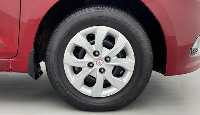 2016 Hyundai Elite i20 SPORTZ 1.2, Petrol, Manual, 28,899 km, Right Front Wheel