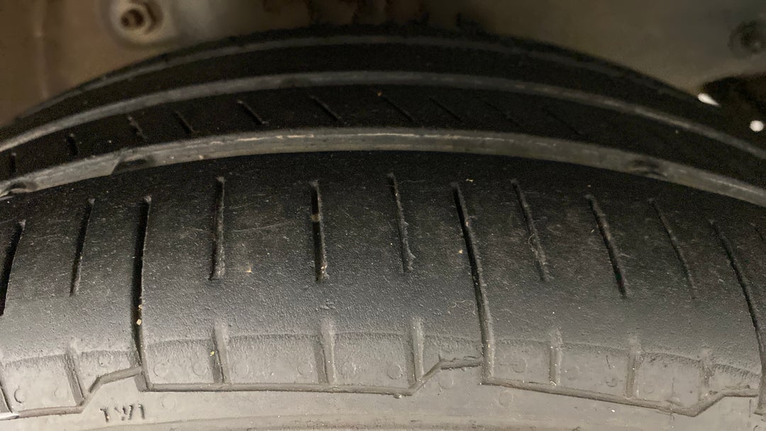 Right Front Tyre Tread